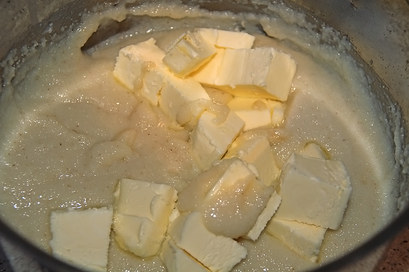 preparare prajitura albinita cu foi cu miere de albine 6